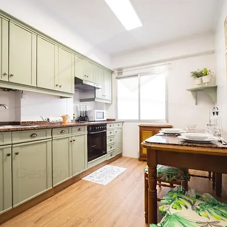 Ezcurdia, Apartment *